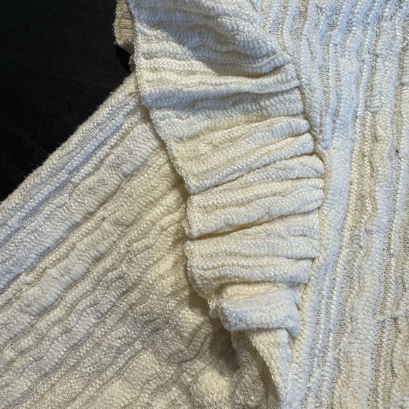 Zara Black and Cream Ribbed Blouse - Picture 8 of 8